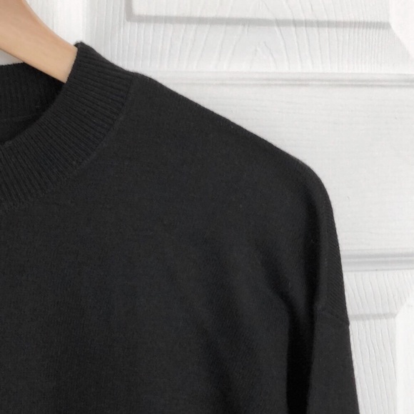 Plain black crewneck sweater - Picture 2 of 5